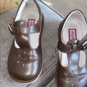 Lamour girls brown shoes in good condition